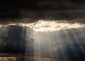 Jakie narzędzia programy umożliwiają pracę w chmurze?