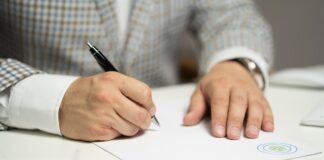 Na co zwrócić uwagę przy podpisywaniu umowy zlecenia?