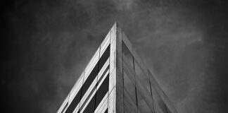 Które biura podróży mają kłopoty finansowe?