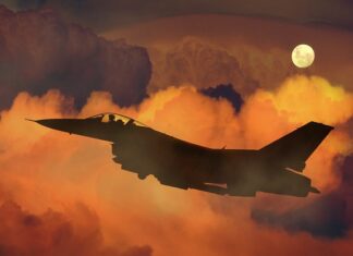 Ile zarabia pilot wycieczek Itaka?