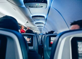 Czy stewardessa musi być ładna? Czy stewardessa musi być ładna?